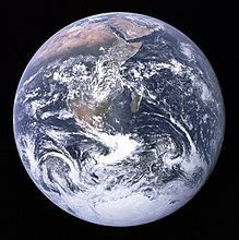 https://upload.wikimedia.org/wikipedia/commons/thumb/9/97/The_Earth_seen_from_Apollo_17.jpg/220px-The_Earth_seen_from_Apollo_17.jpg